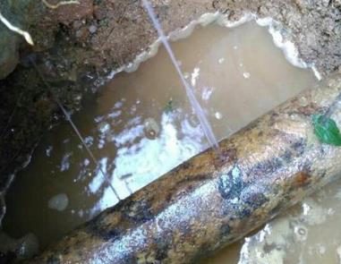 绥滨楼顶渗水维修公司分享下地暖漏水的原因及检测方法。